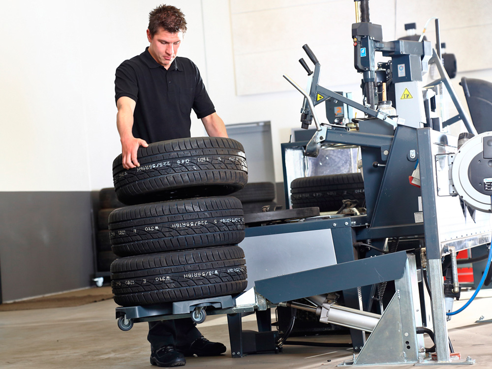 wheeltrolley_tyrechanger_2.jpg