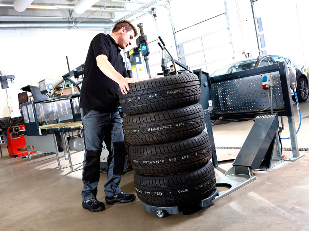 wheeltrolley_tyrechanger_1.jpg
