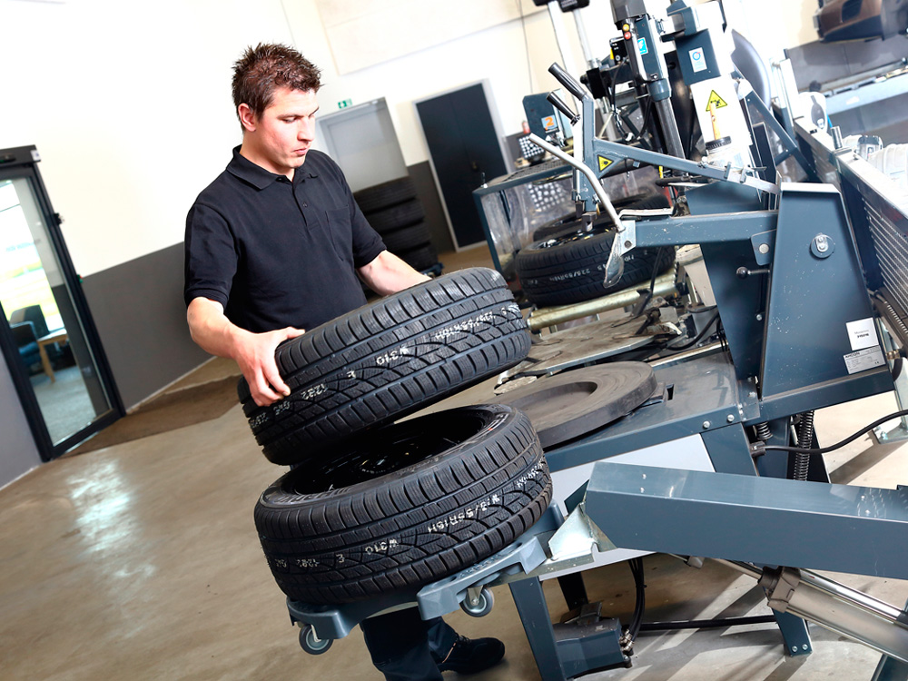 wheeltrolley_tyrechanger_6.jpg